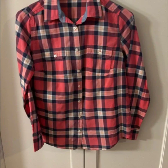 Floral and Patterned Women’s Shirt Collection. Nine Pieces - Picture 10 of 10